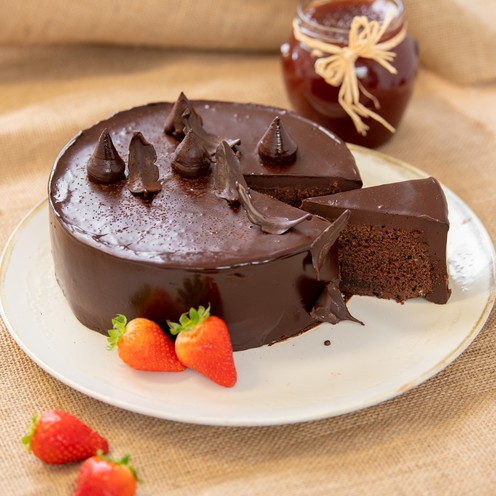 Veganska čokoladna torta s džemom od jagoda (1,5 kg)