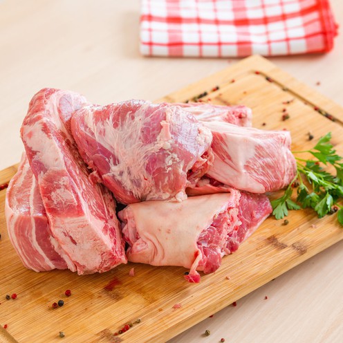 Meso crne svinje za pečenje i peku za 4 osobe (2,5 kg)